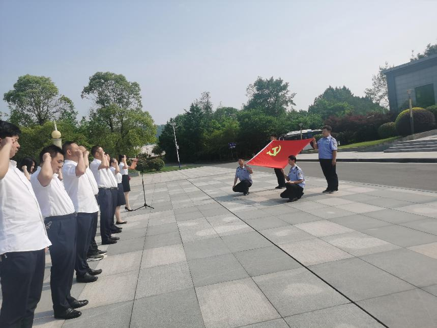 走進(jìn)廉政教育基地，以案為鑒警鐘長(zhǎng)鳴