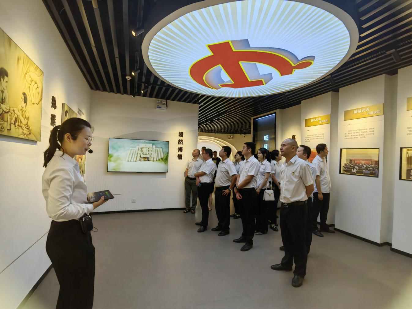市秦巴農(nóng)擔(dān)公司開展“學(xué)習(xí)黨規(guī)黨紀(jì)、筑牢廉潔底線”黨紀(jì)學(xué)習(xí)主題黨日活動(dòng)